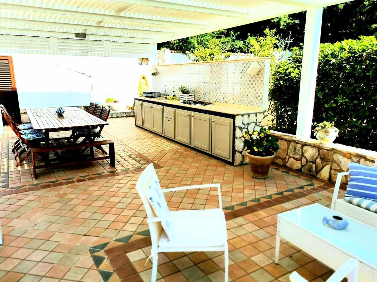 Villa Hibiscus กัสเตลลัมมาเร เดล โกลโฟ ภายนอก รูปภาพ